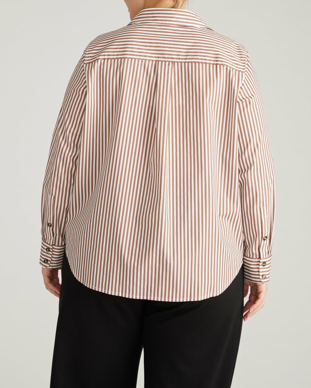 Universal Standard Elbe Stretch Poplin Shirt Classic Fit - Allspice/White Stripe