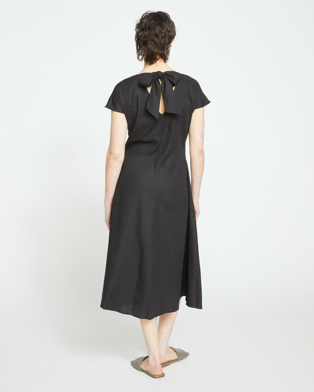Universal Standard Louvre Bow Back Linen Blend Dress - Black