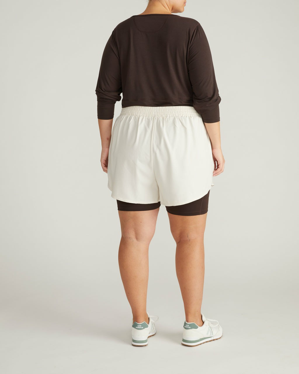 Universal Standard Rebel Active Shorts - Dove Wing/Deep Brown