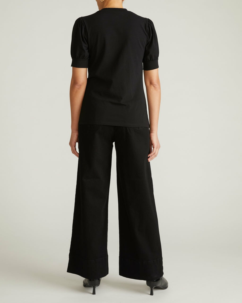 Universal Standard Pouf Sleeve Tee - Black