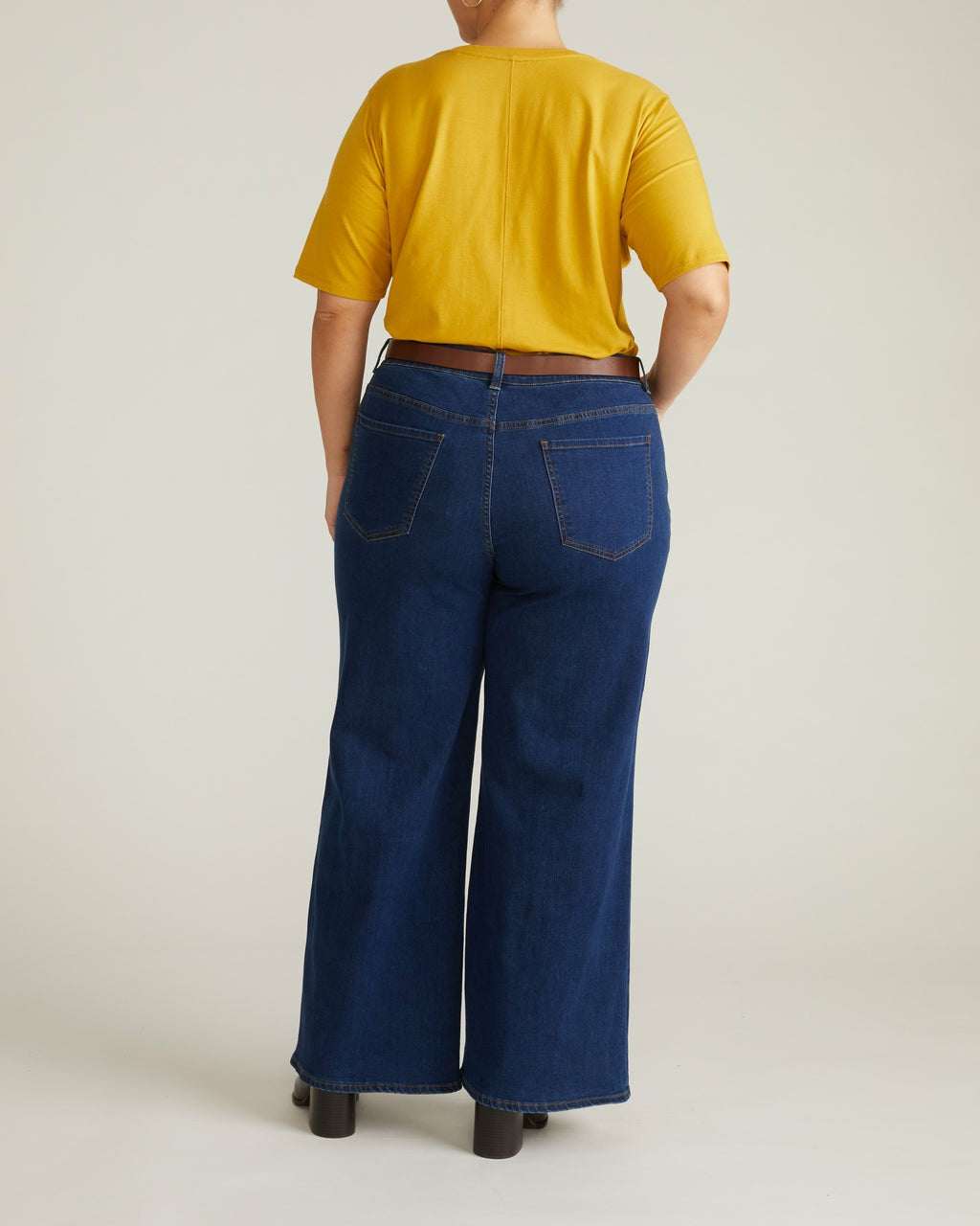 Universal Standard Maia Stovepipe Sleeve V Neck Tee - Yellow Ochre