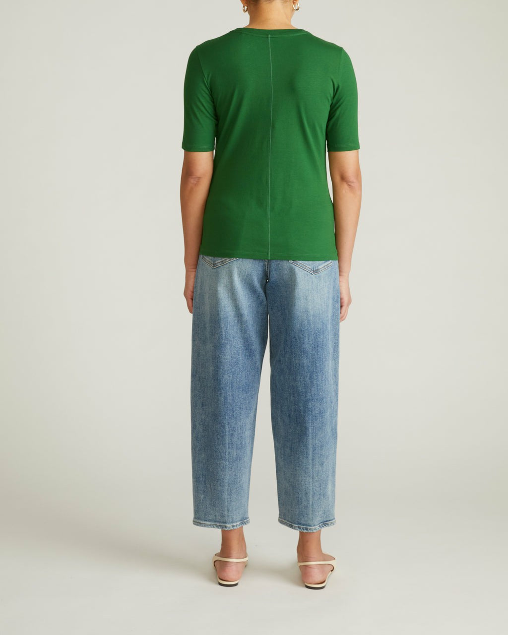 Universal Standard Maia Stovepipe Sleeve V Neck Tee - Green Park