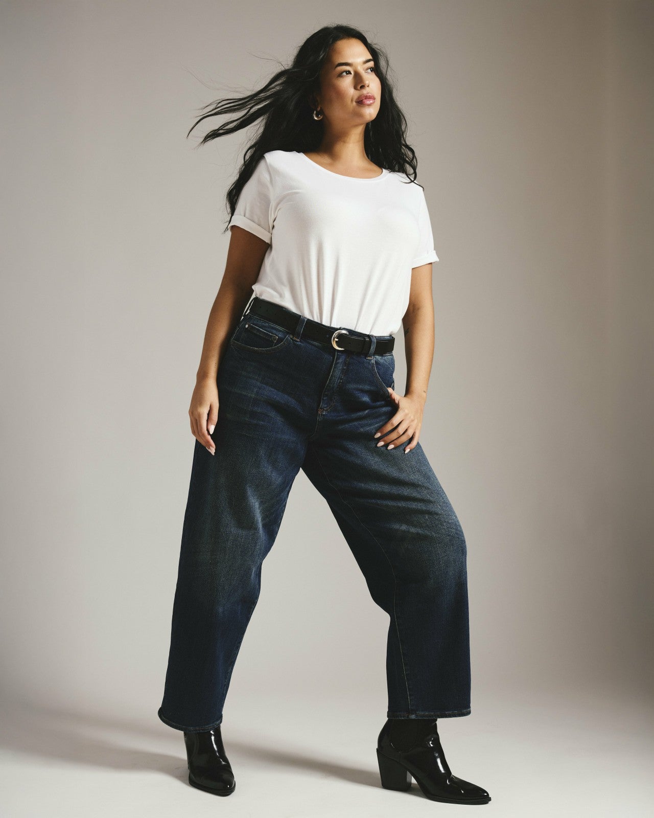 Universal Standard Lou High Rise Barrel Leg Jeans - Field Of Dreams Indigo