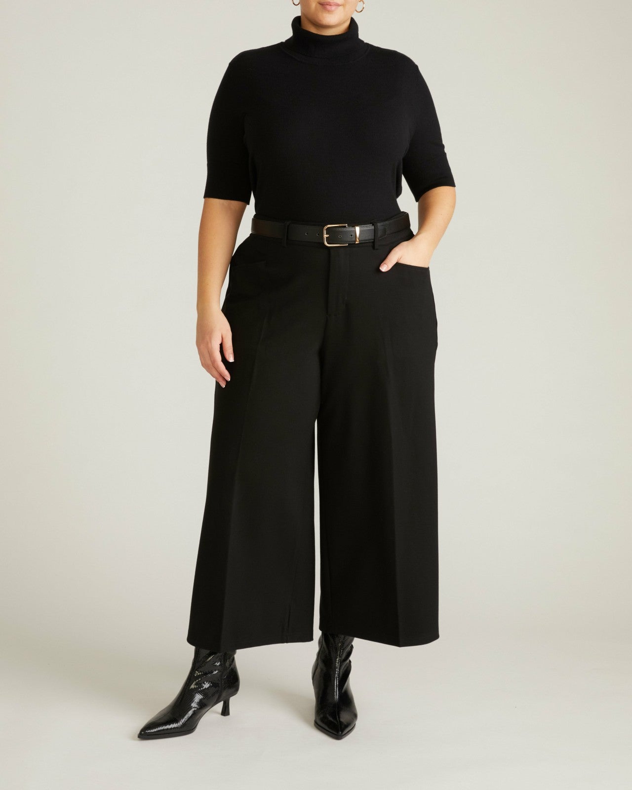 Universal Standard Cropped Wide Leg Ponte Pants - Black