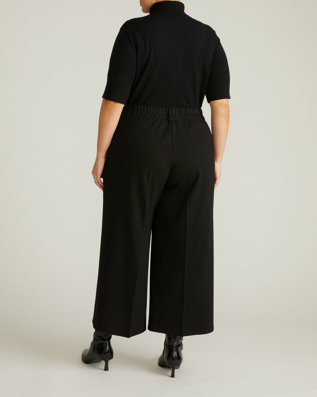 Universal Standard Cropped Wide Leg Ponte Pants - Black