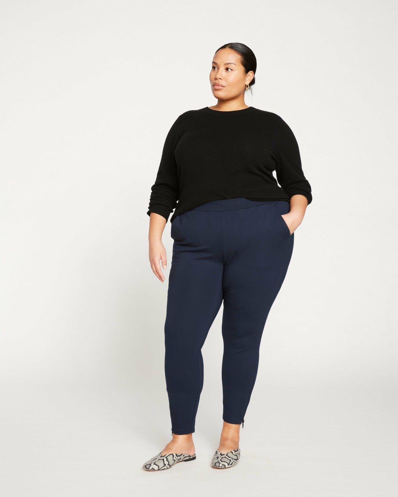 Universal Standard Moro Pocket Signature Ponte Pants - Navy