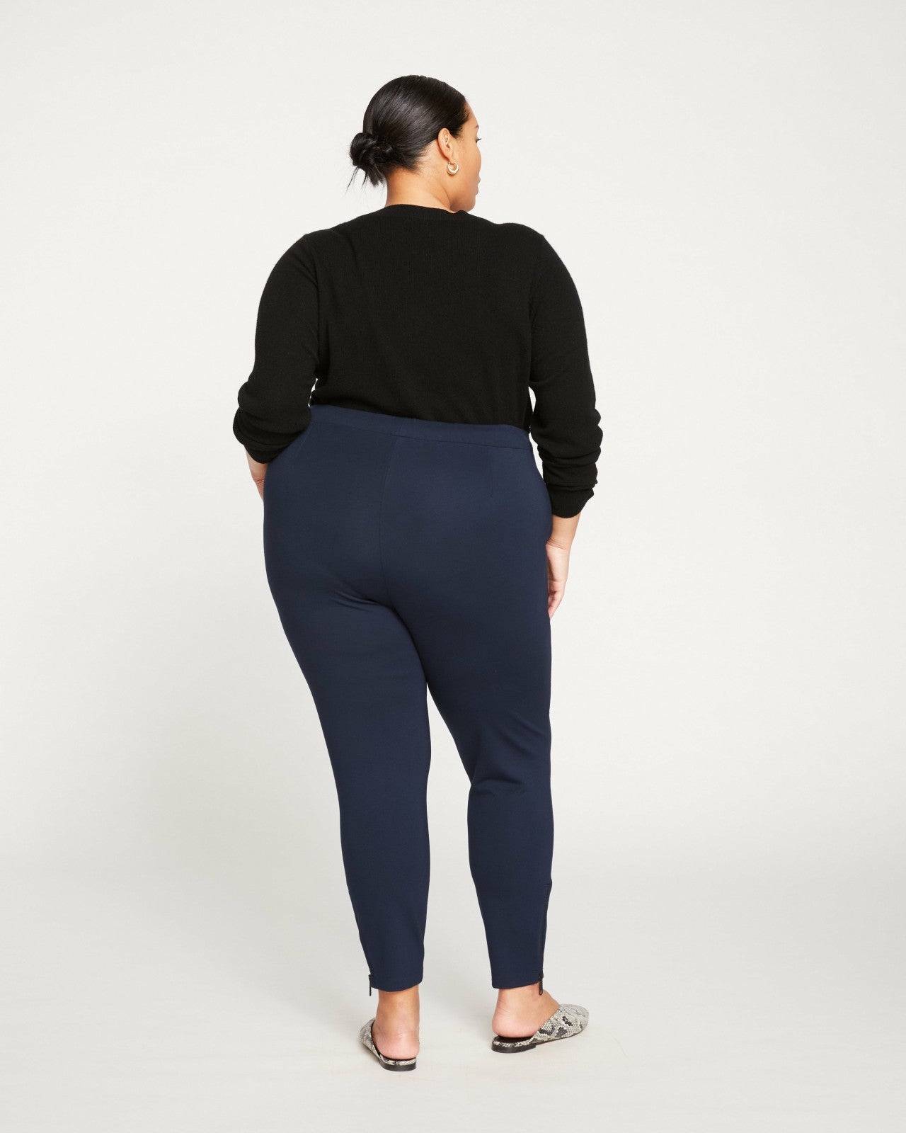 Universal Standard Moro Pocket Signature Ponte Pants - Navy