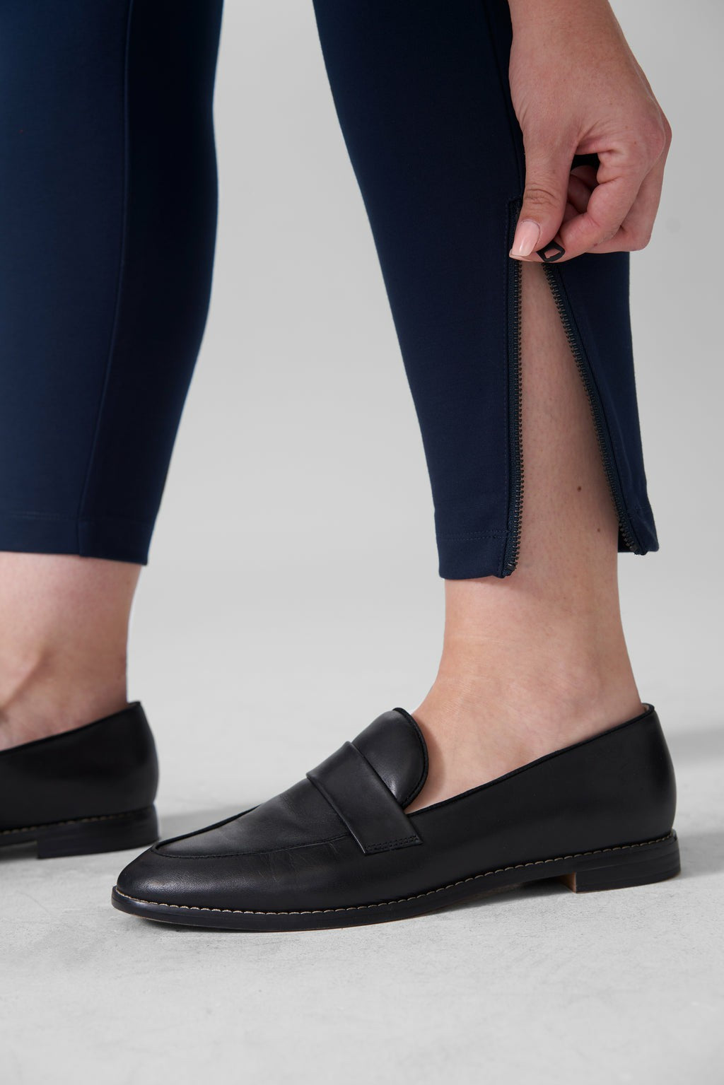 Universal Standard Moro Pocket Signature Ponte Pants - Navy