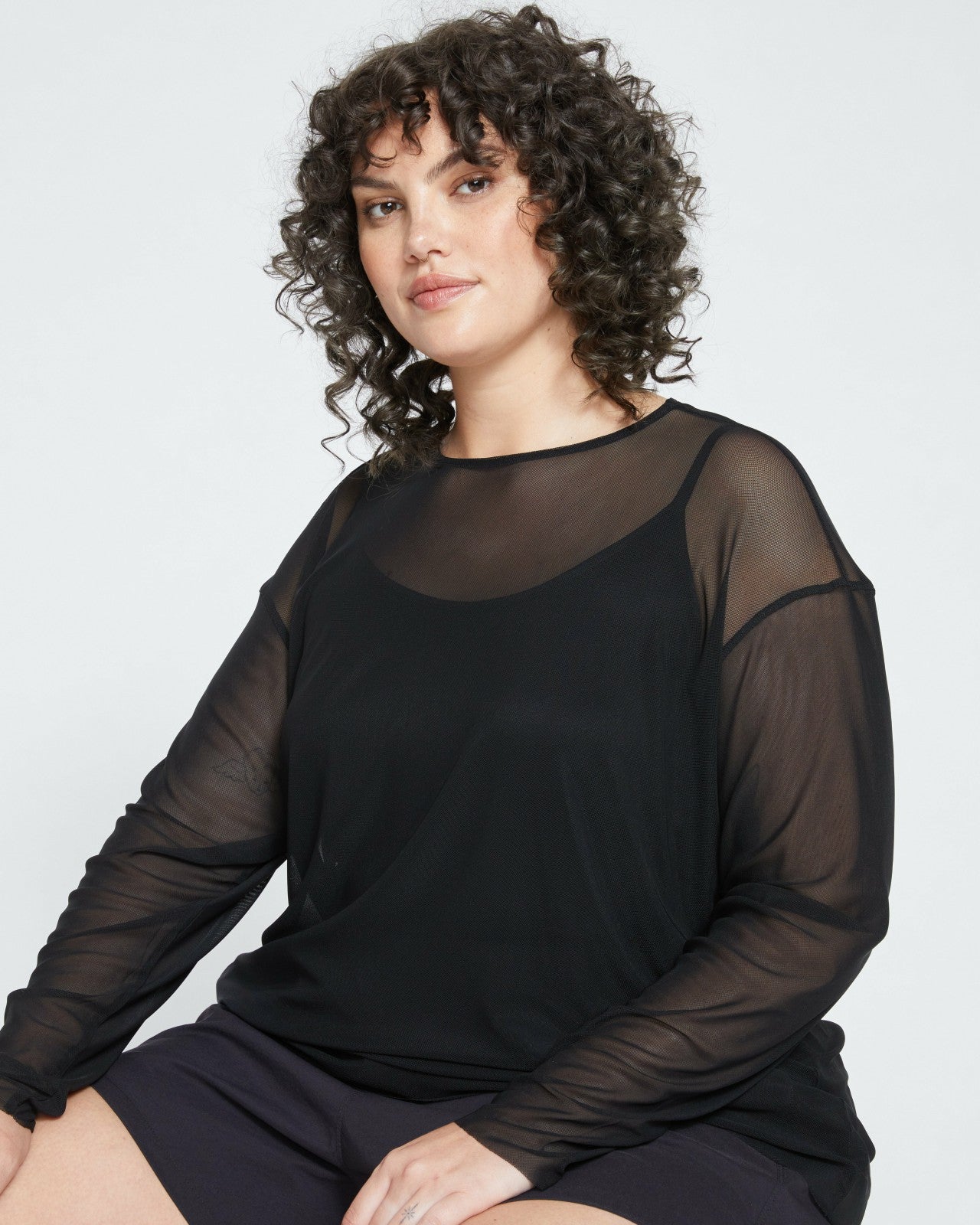 Universal Standard Thames Fog Top - Black