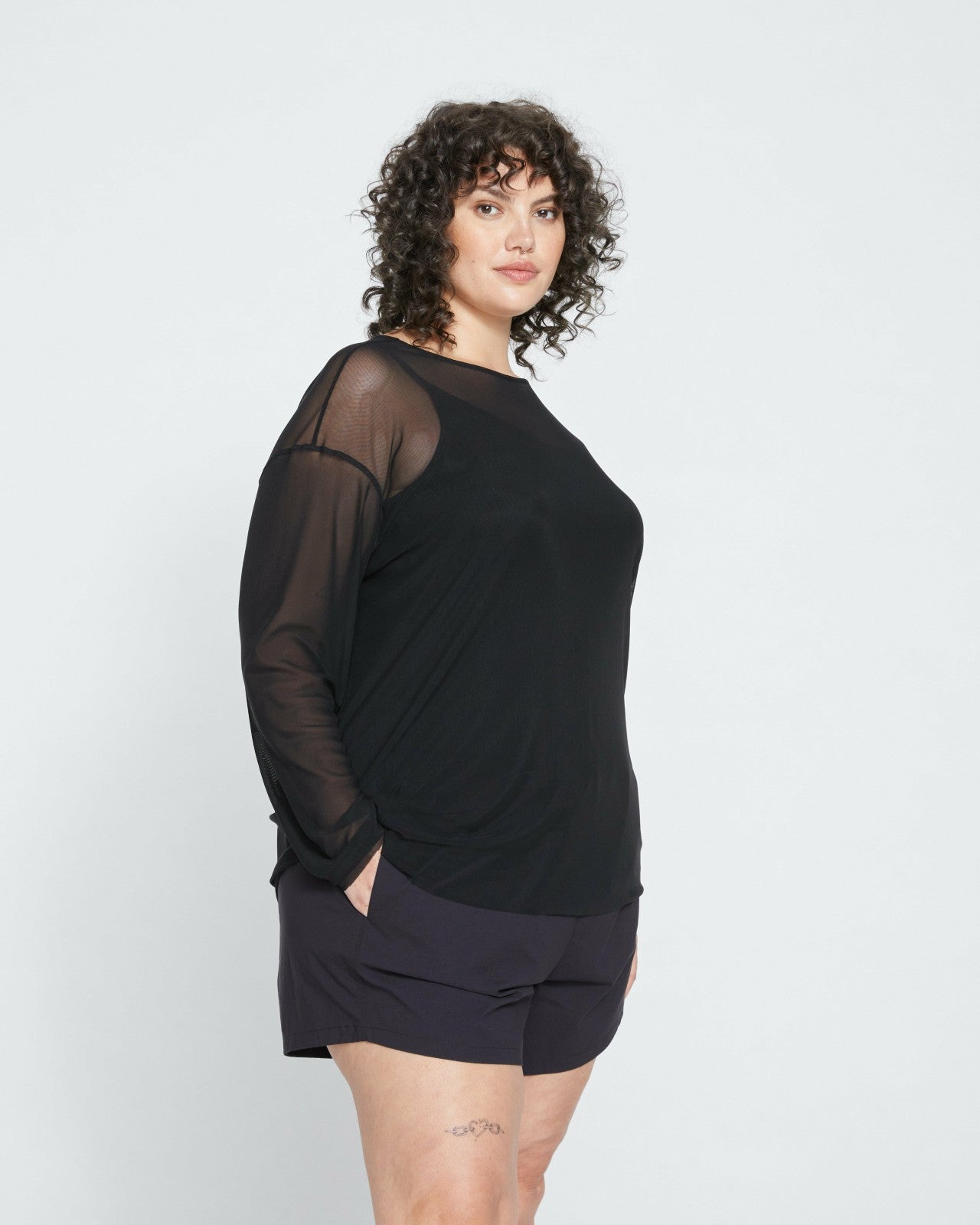 Universal Standard Thames Fog Top - Black