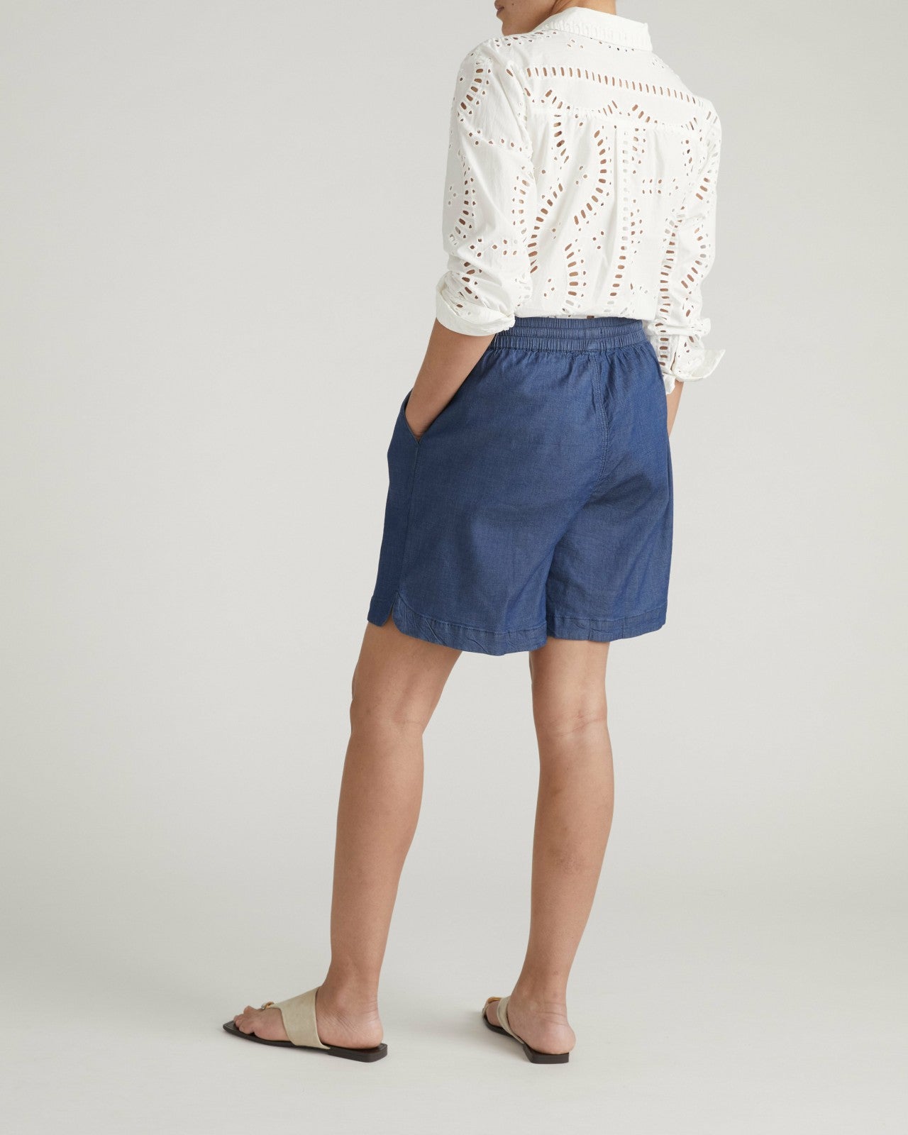 Universal Standard Perfect Tencel Chambray Shorts - Midnight Blue