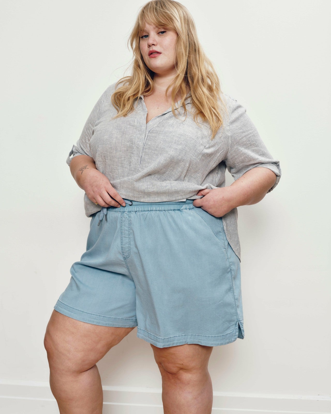 Universal Standard Perfect Tencel Chambray Shorts - Morning Blue