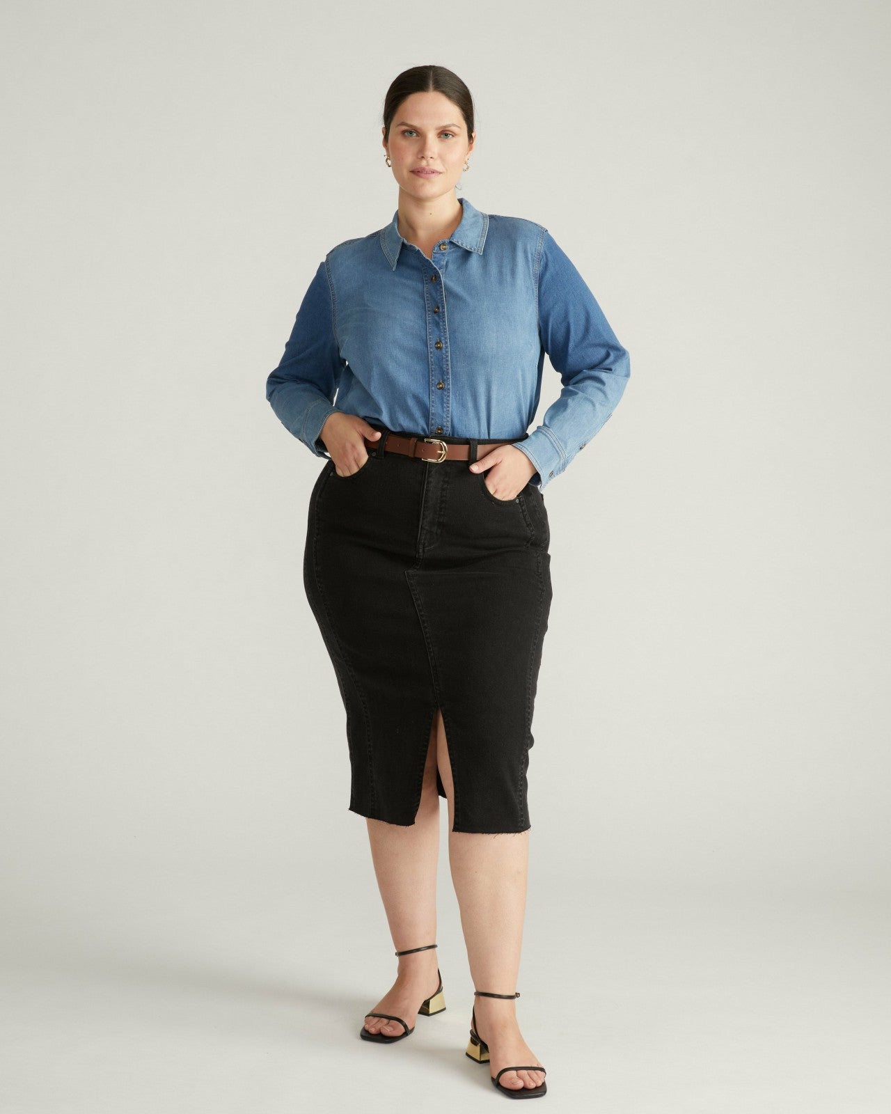 Universal Standard Minimalist Stretch Cotton Chambray Shirt - Vintage Indigo