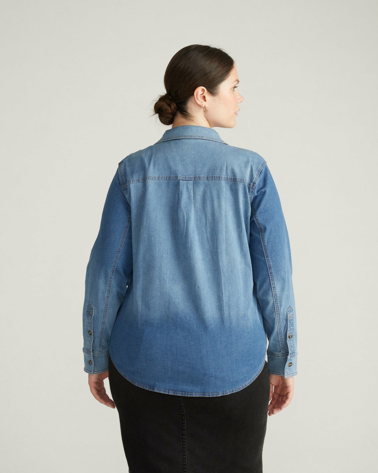 Universal Standard Minimalist Stretch Cotton Chambray Shirt - Vintage Indigo