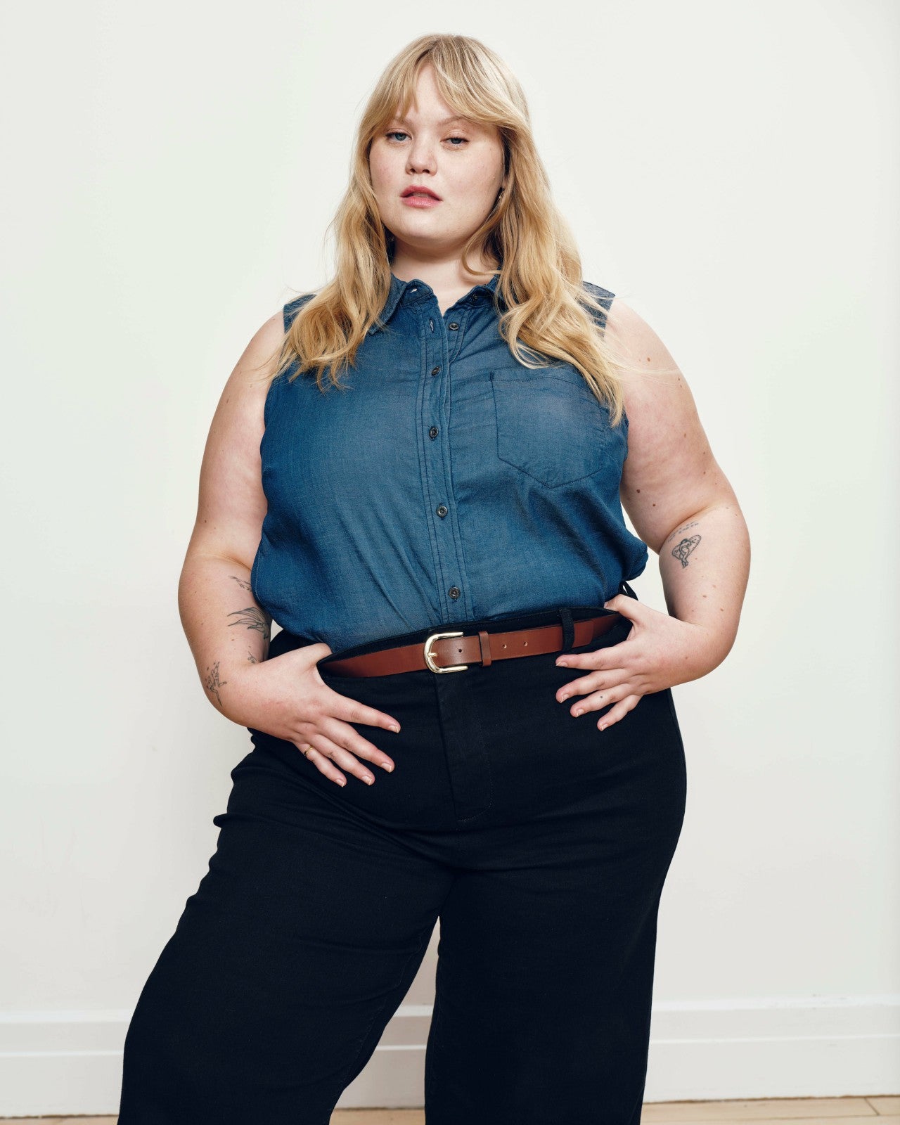 Universal Standard Perfect Tencel Chambray Sleeveless Shirt - Midnight Blue