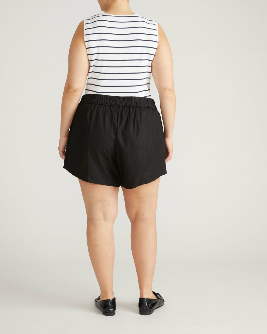 Universal Standard Coastal Linen Blend Shorts - Black