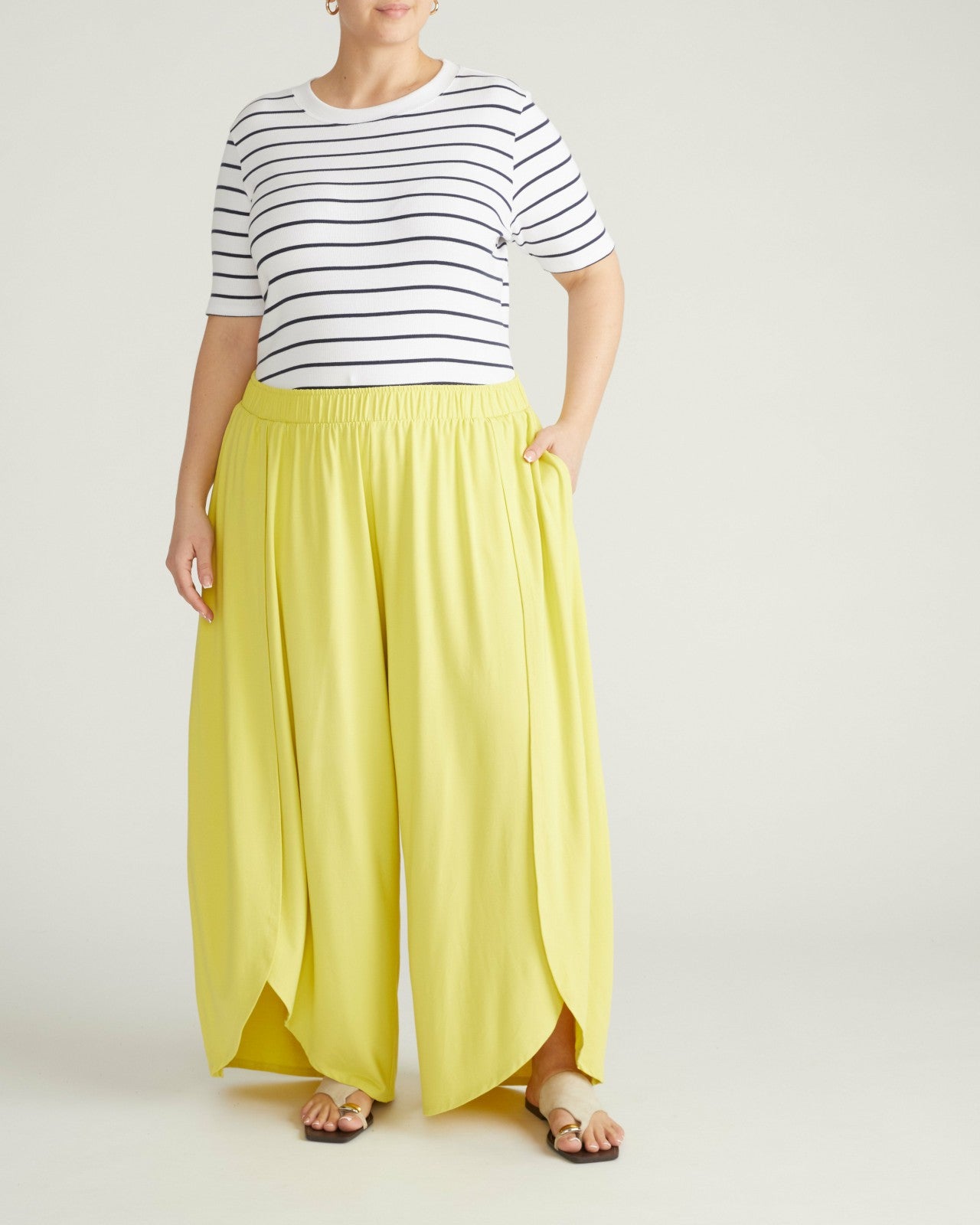 Universal Standard Rey Divine Jersey Pull-On Pants - Pomelo