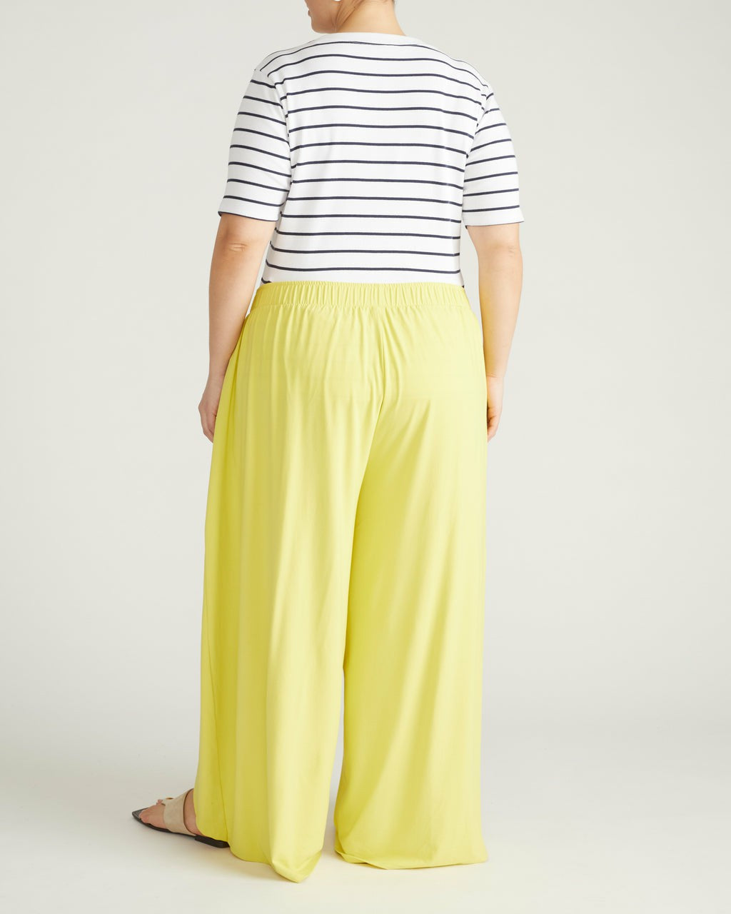 Universal Standard Rey Divine Jersey Pull-On Pants - Pomelo