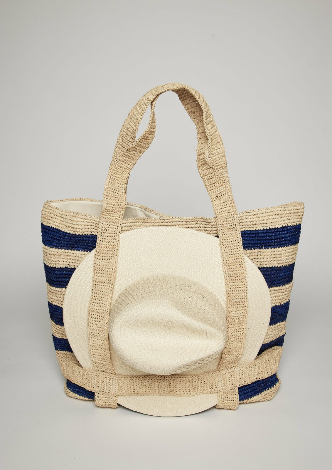 Universal Standard Hat Attack Straw Traveler Bag