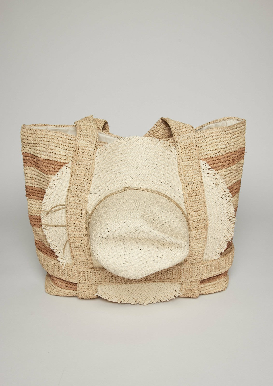 Universal Standard Hat Attack Straw Traveler Bag