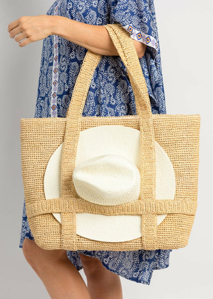 Universal Standard Hat Attack Straw Traveler Bag