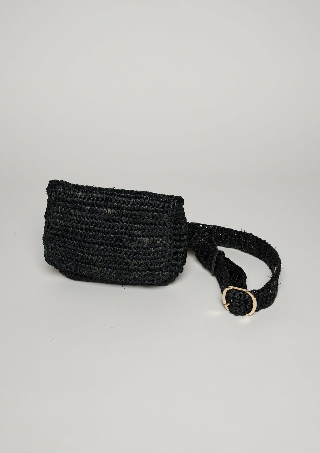 Universal Standard Hat Attack Straw Belt Bag