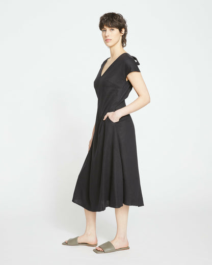 Universal Standard Louvre Bow Back Linen Blend Dress - Black