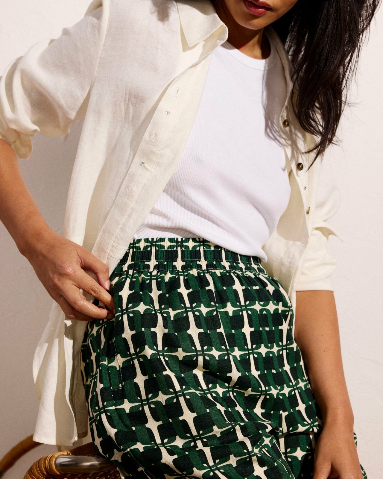 Universal Standard Juniper Linen Blend Easy Pull-On Shorts - Green Trellis Print