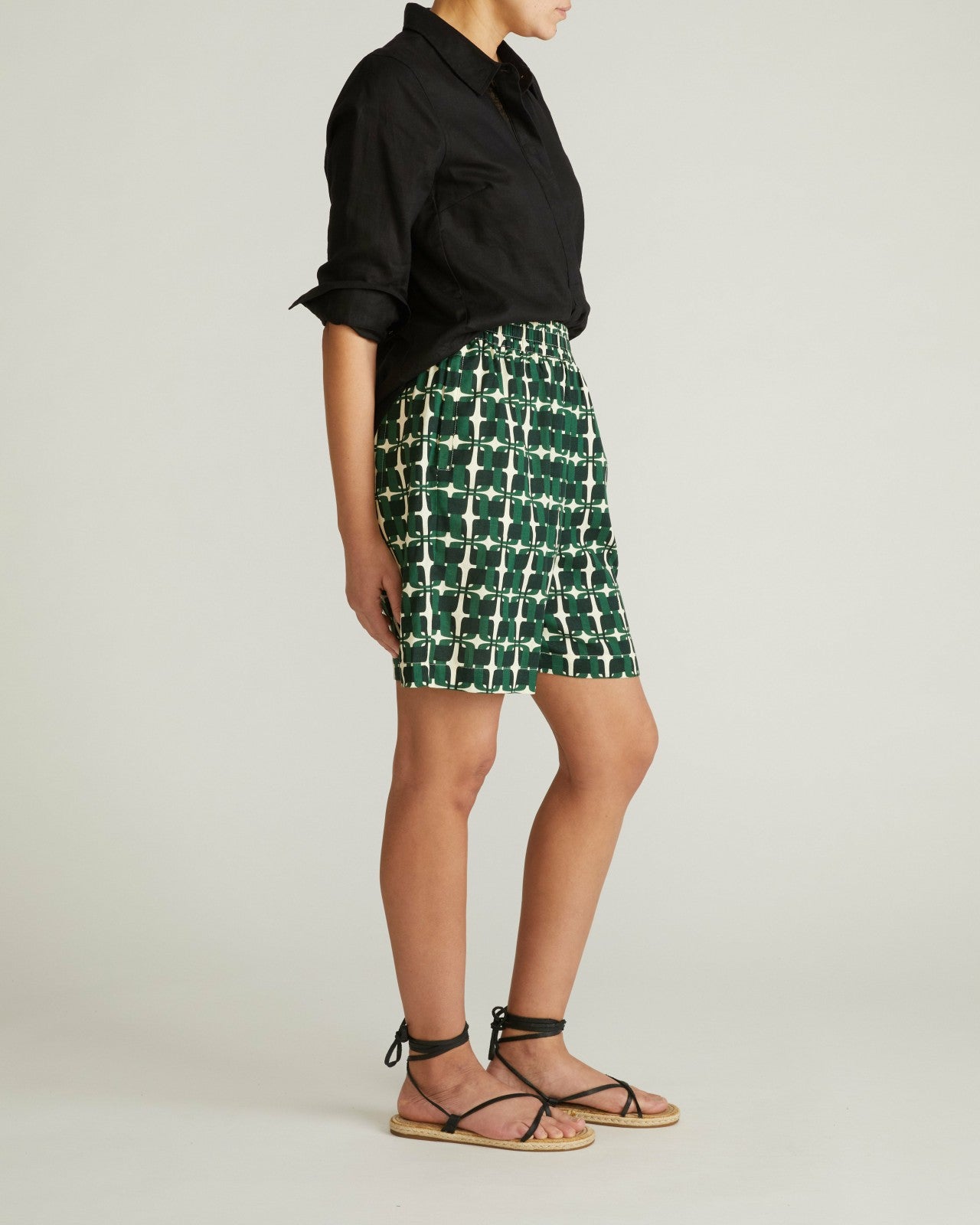 Universal Standard Juniper Linen Blend Easy Pull-On Shorts - Green Trellis Print