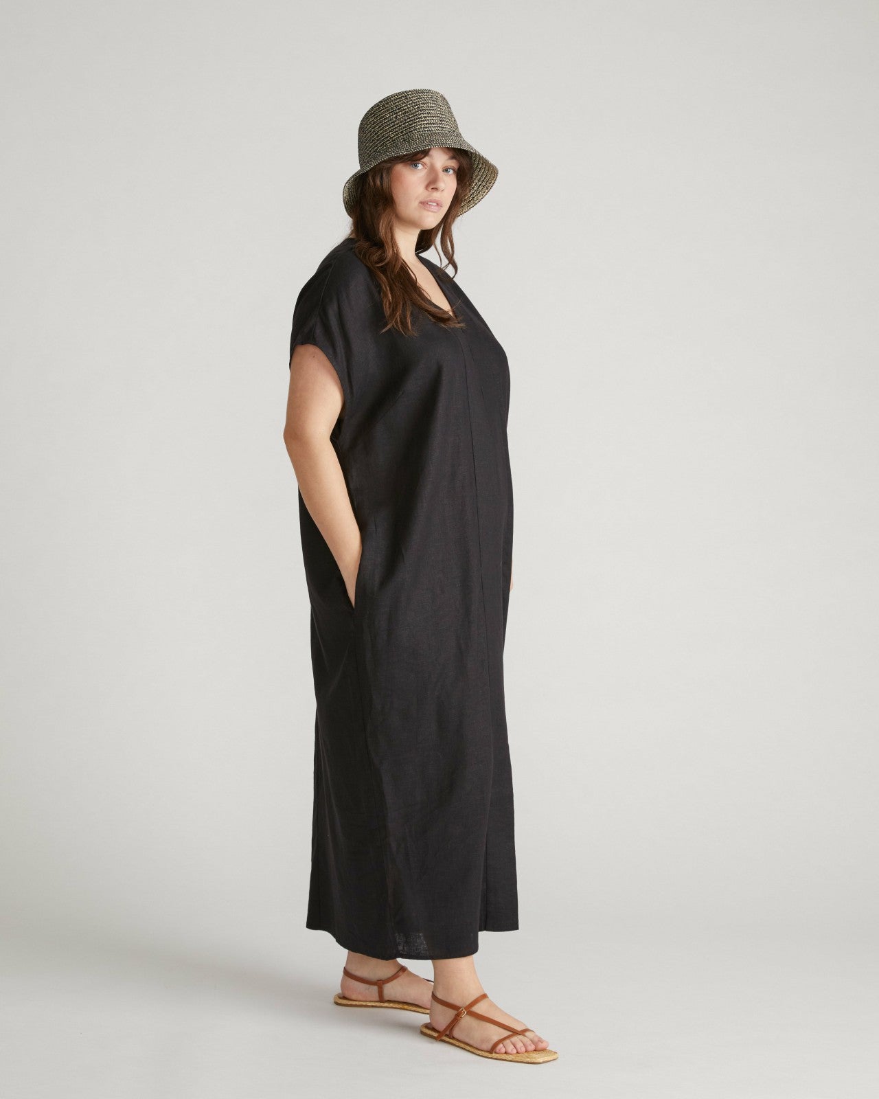 Universal Standard Cabana Linen Blend Kaftan - Black
