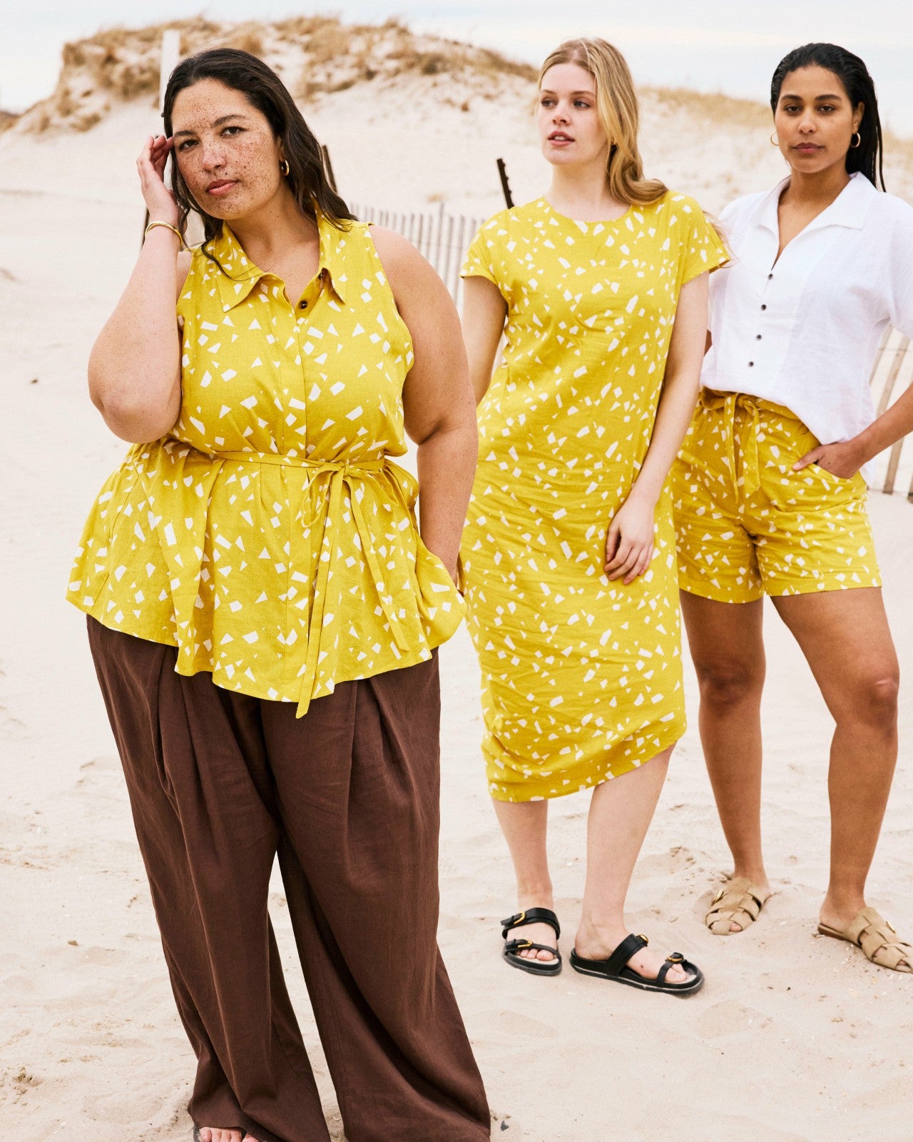 Universal Standard Adelaide Sleeveless Linen Blend Shirt - Yellow Confetti Print