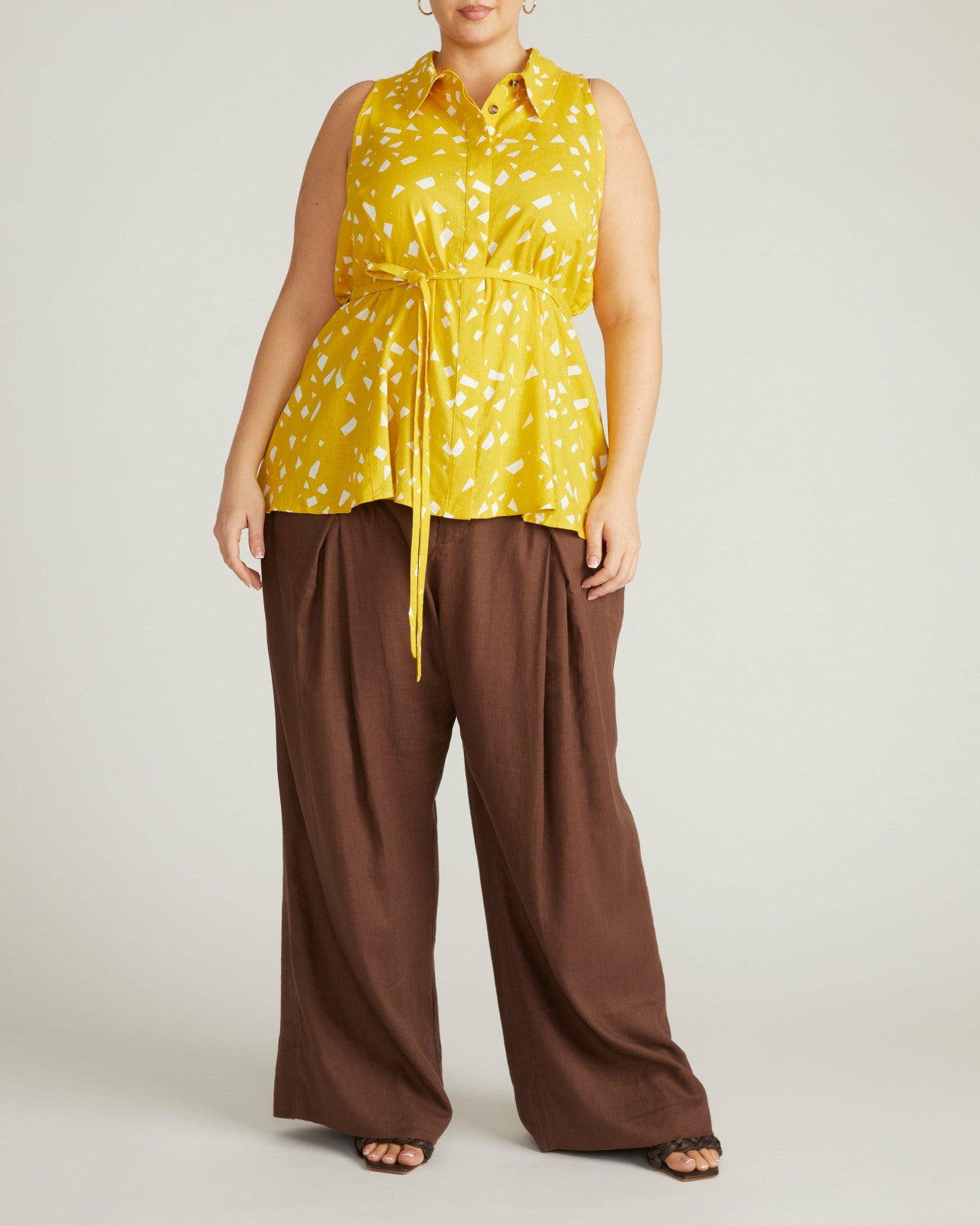 Universal Standard Adelaide Sleeveless Linen Blend Shirt - Yellow Confetti Print