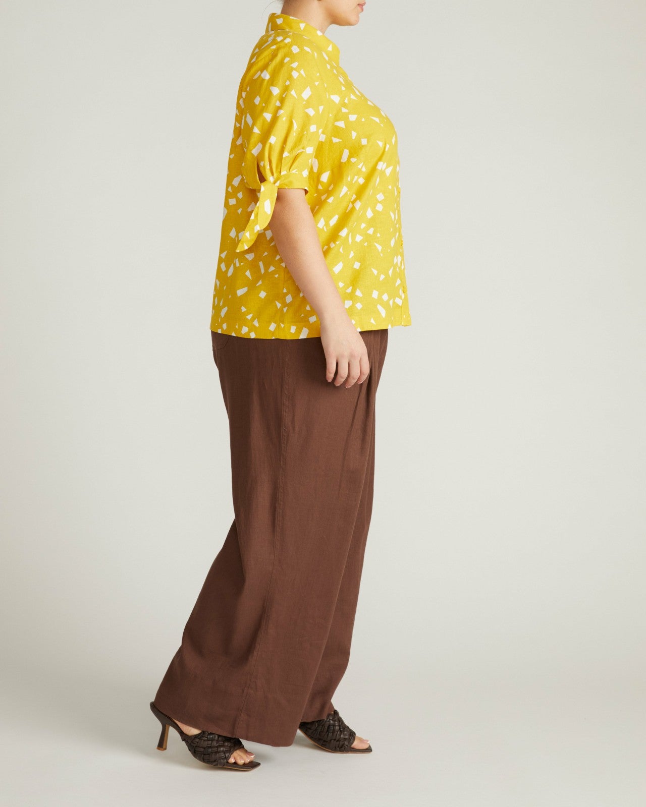 Universal Standard Luisa Short Sleeve Linen Blend Shirt - Yellow Confetti Print