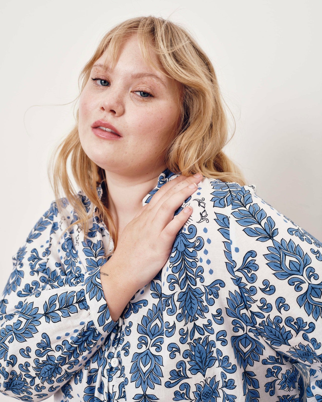 Universal Standard Avalon Linen Blend Blouse - Rococo Beach Print