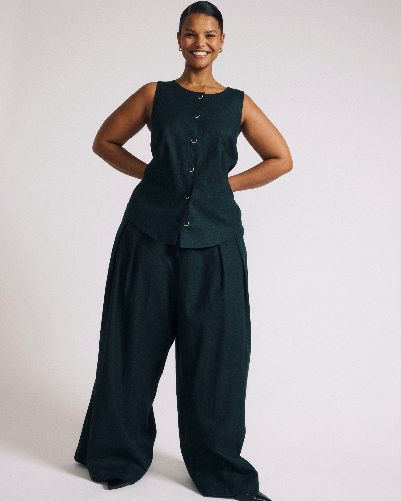 Universal Standard Tamsin Stretch Linen Blend Vest - Forest Green