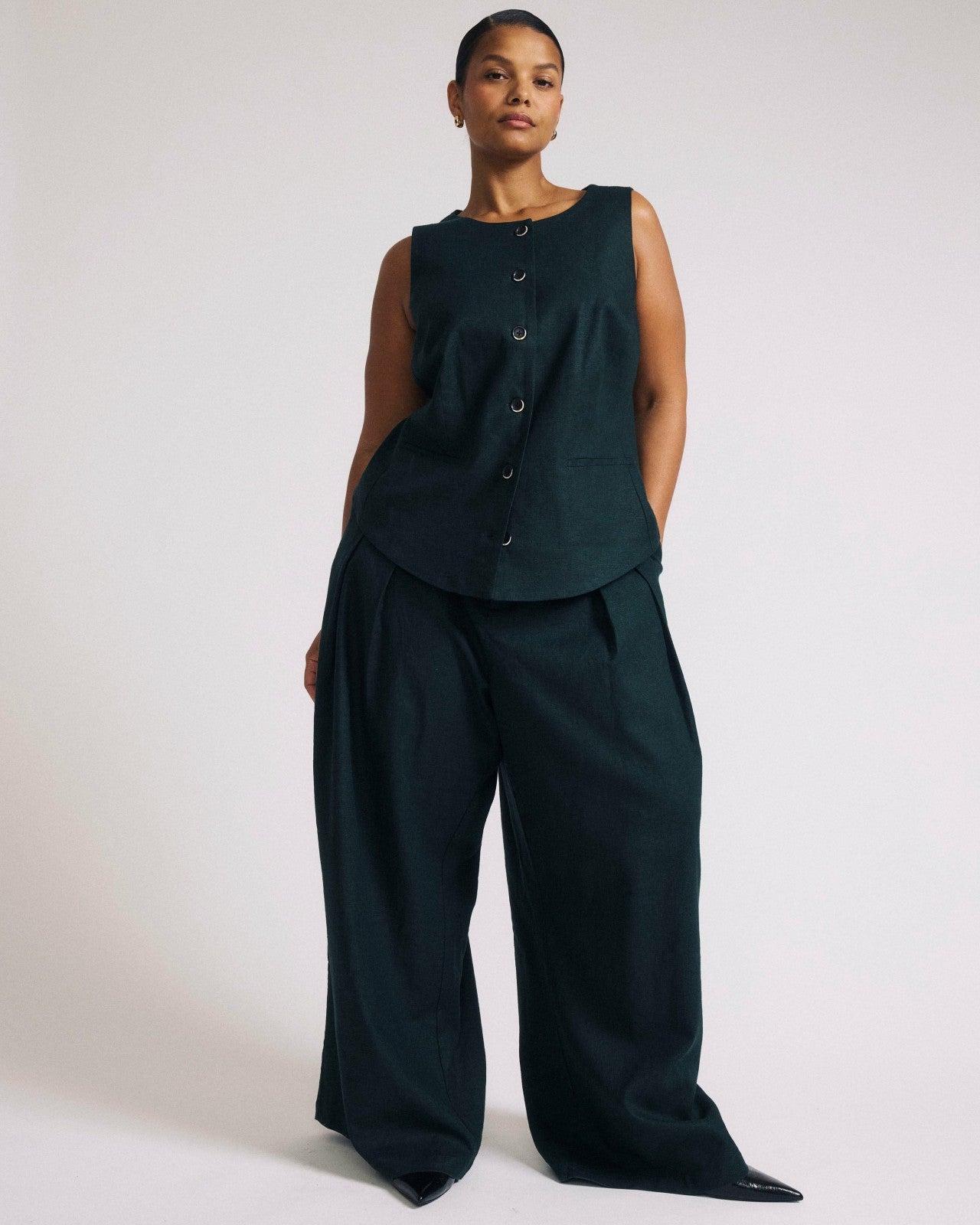 Universal Standard Tamsin Stretch Linen Blend Vest - Forest Green