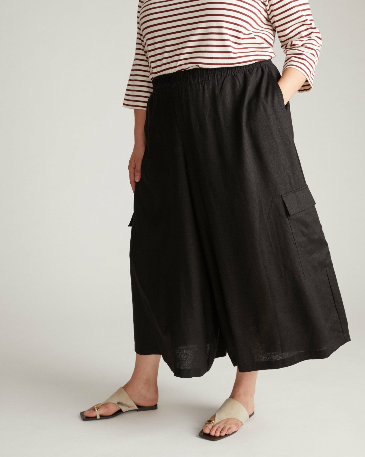 Universal Standard Palazzo Cargo Linen Blend Pant - Black