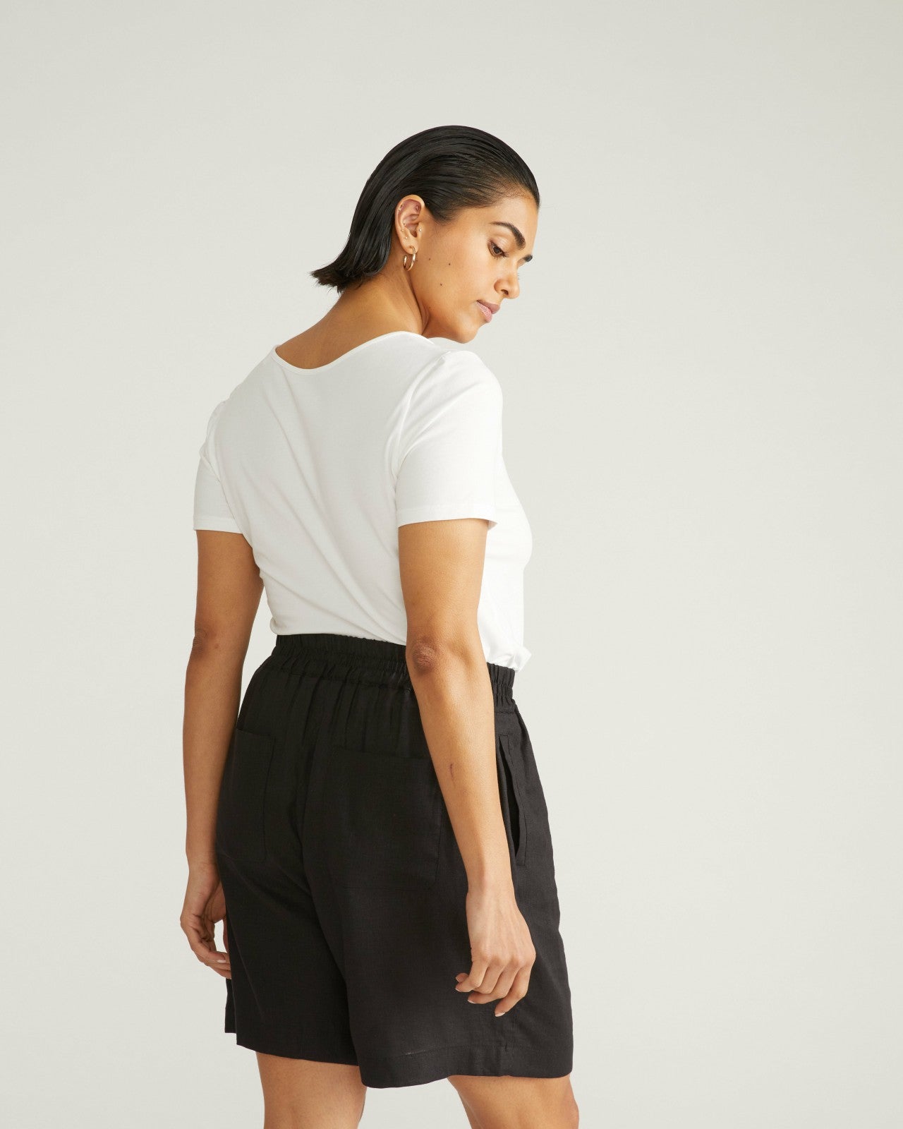 Universal Standard Juniper Linen Blend Easy Pull-On Shorts - Black