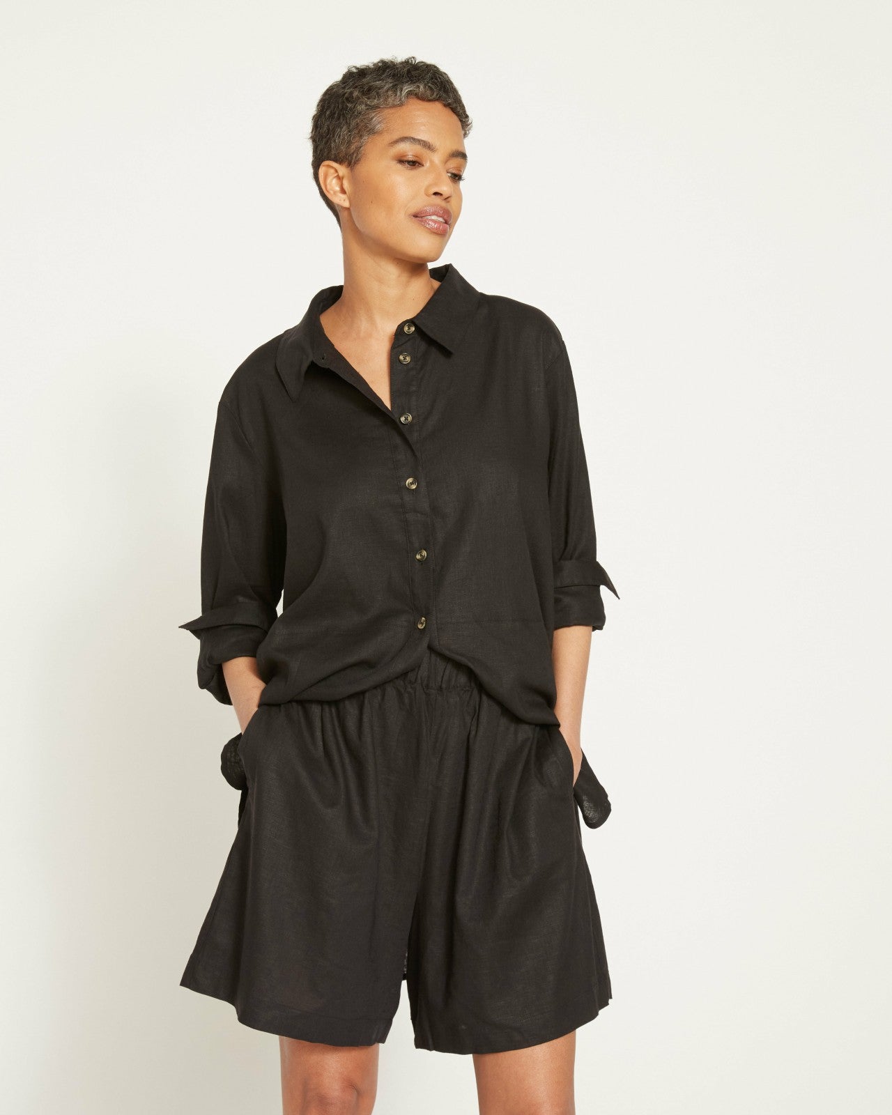 Universal Standard Juniper Linen Blend Easy Pull-On Shorts - Black