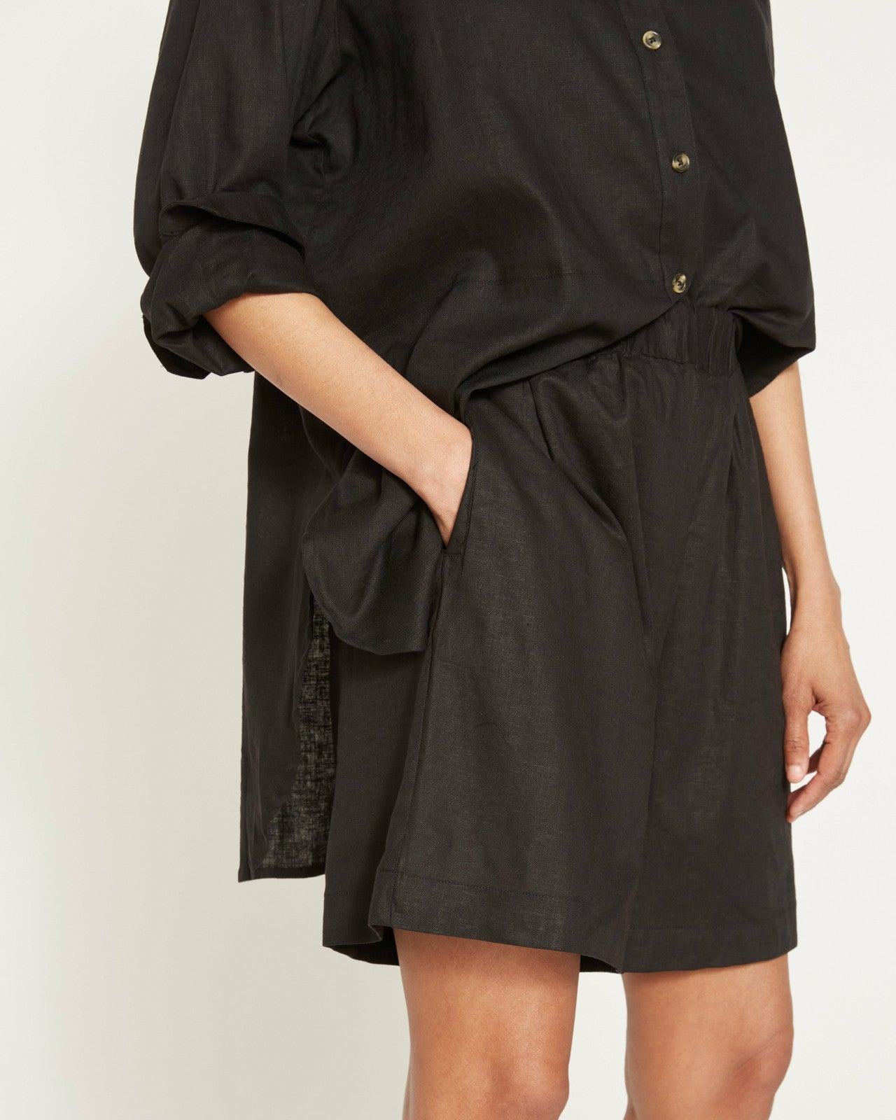 Universal Standard Juniper Linen Blend Easy Pull-On Shorts - Black