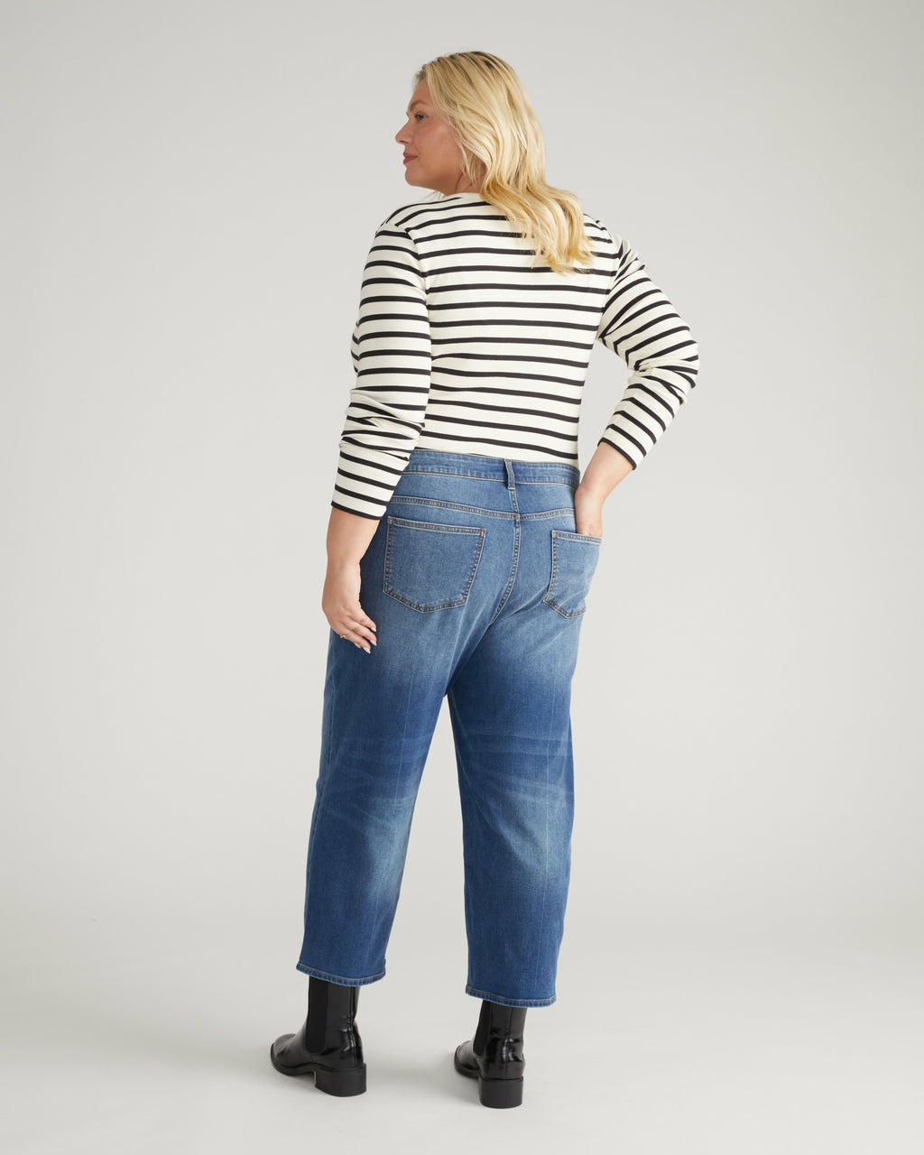 Universal Standard Bae Boyfriend Crop Jeans - Washed Vintage Indigo