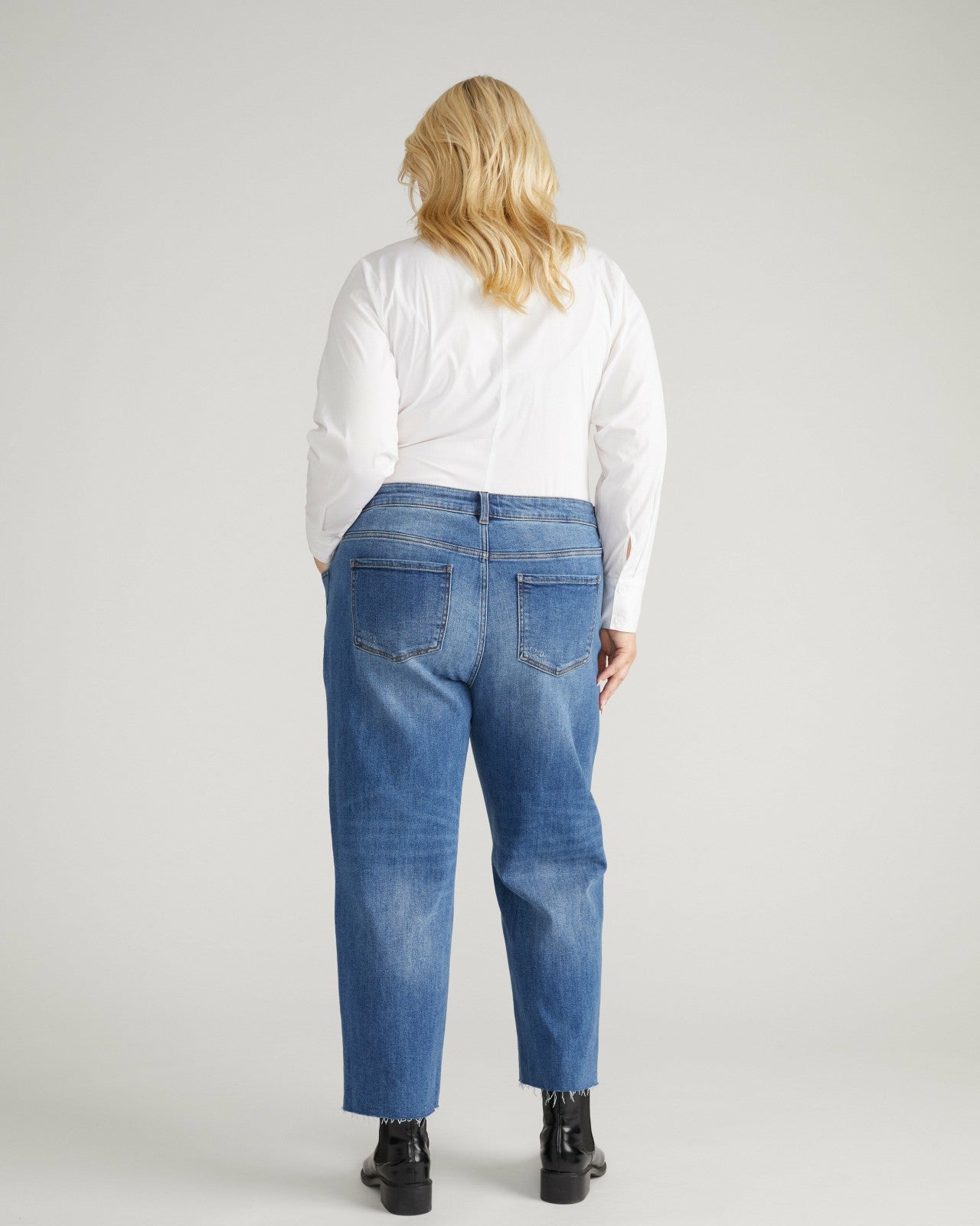 Universal Standard Etta High Rise Straight Leg Jeans 28 Inch - Camden Blue