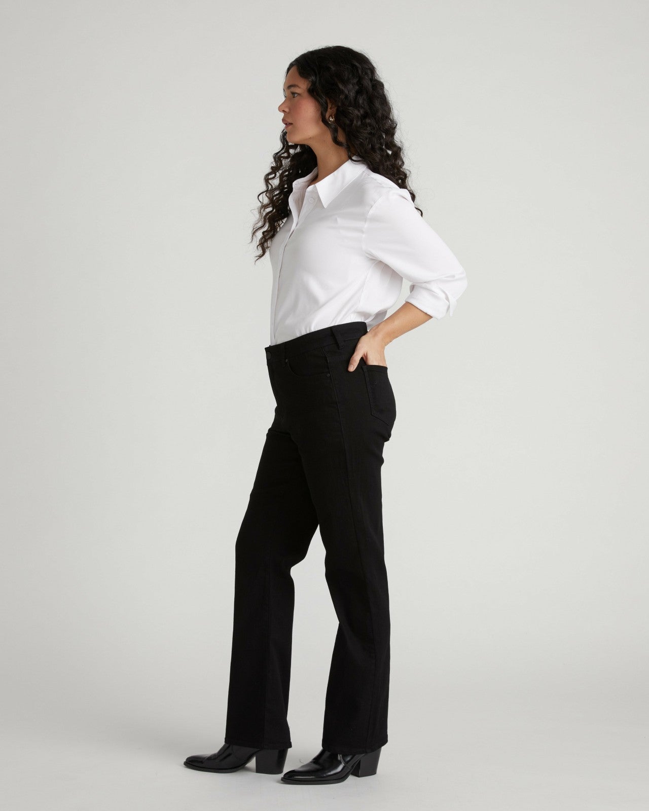 Universal Standard Marne Bootcut Jeans 32 inch - Jet Black
