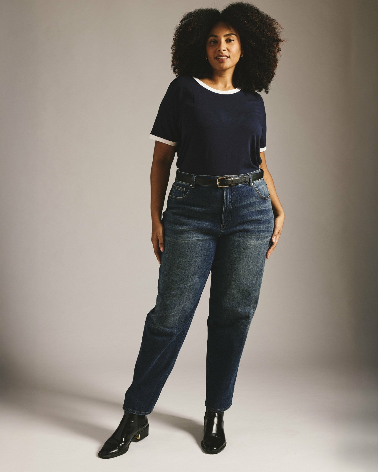 Universal Standard Donna High Rise Curve Straight Leg Jeans 32 Inch - Field of Dreams Ind