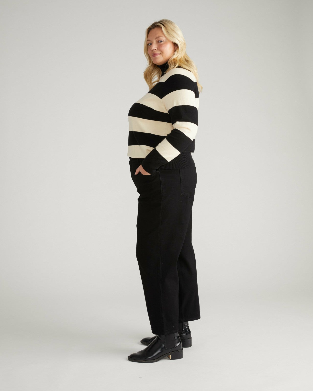 Universal Standard Donna High Rise Curve Straight Leg Jeans 27 Inch - Jet Black