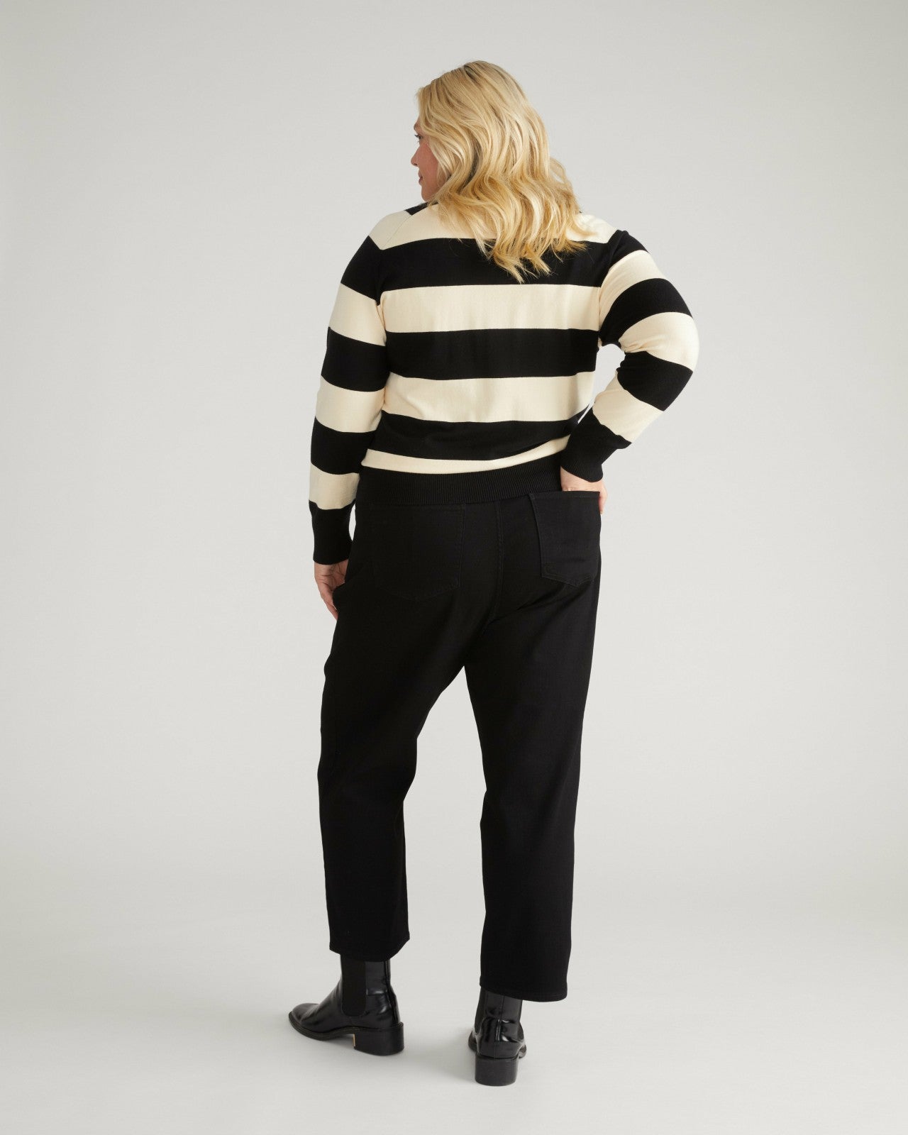 Universal Standard Donna High Rise Curve Straight Leg Jeans 27 Inch - Jet Black