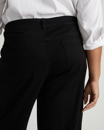 Universal Standard Bae Boyfriend Crop Jeans - Jet Black