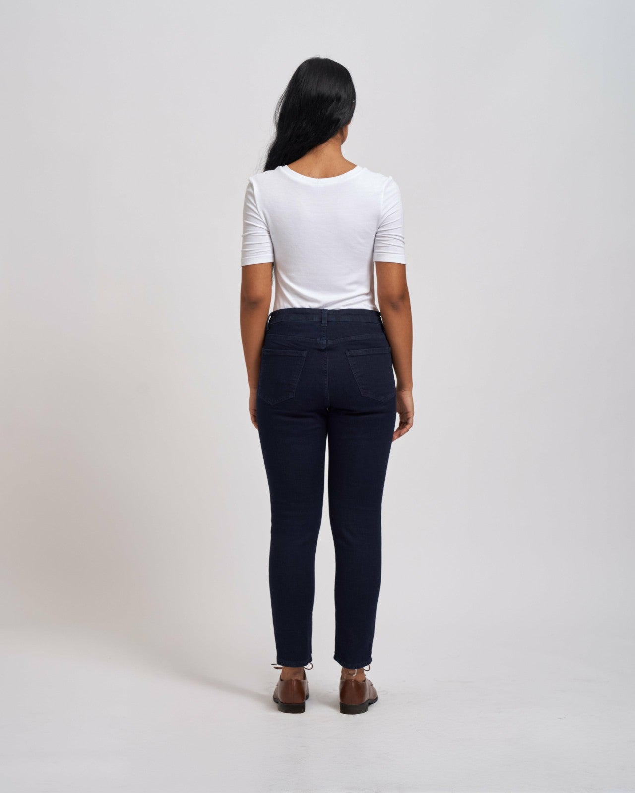 Universal Standard Seine Mid Rise Skinny Jeans 27 Inch - Dark Indigo