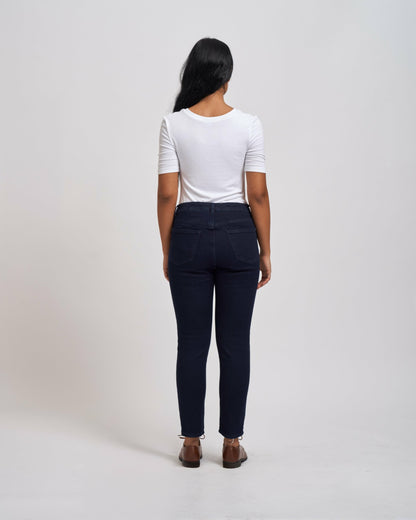 Universal Standard Seine Mid Rise Skinny Jeans 27 Inch - Dark Indigo