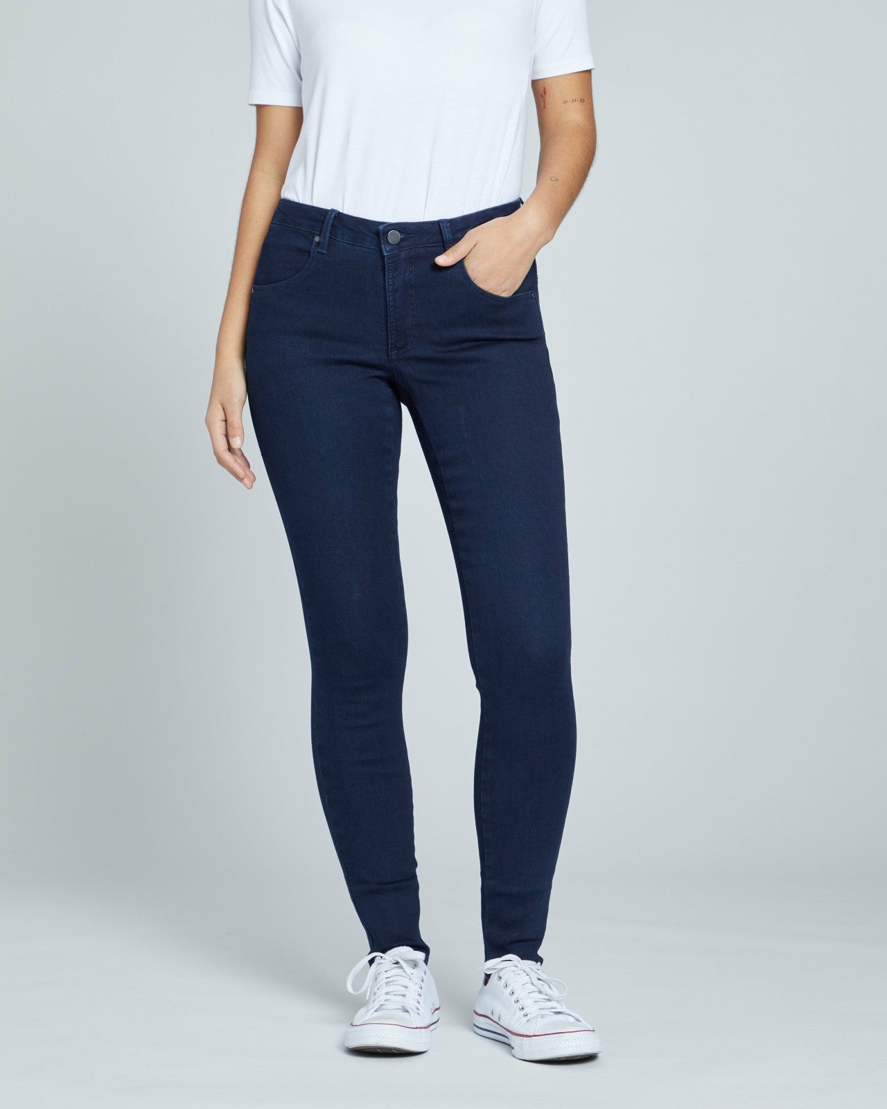 Universal Standard Seine High Rise Skinny Jeans 32 Inch - Dark Indigo